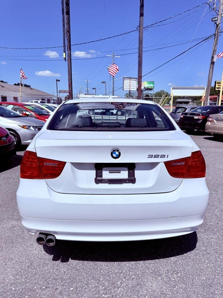 BMW 3-Series 328i xDrive SA 2011