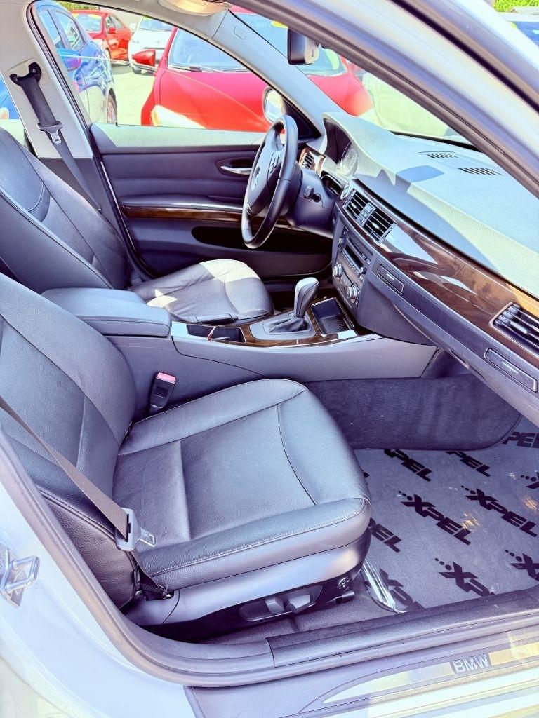 BMW 3-Series 328i xDrive SA 2011
