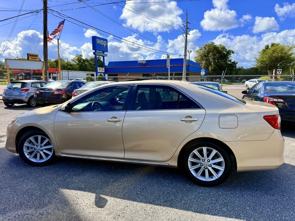 Toyota Camry SE 2012