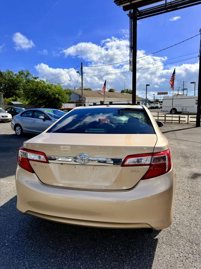 Toyota Camry SE 2012