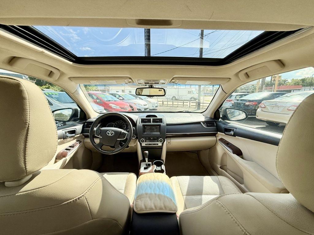 Toyota Camry SE 2012