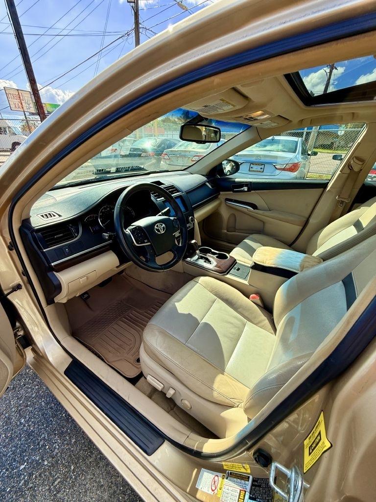 Toyota Camry SE 2012
