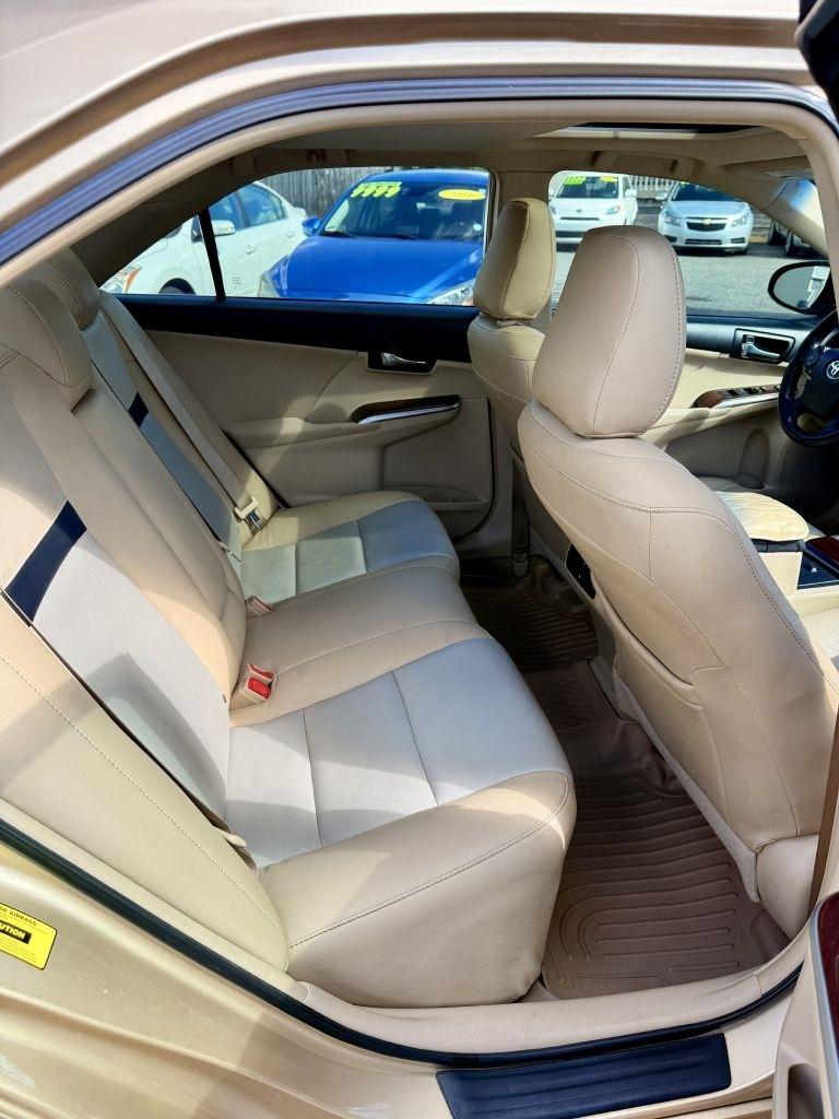 Toyota Camry SE 2012