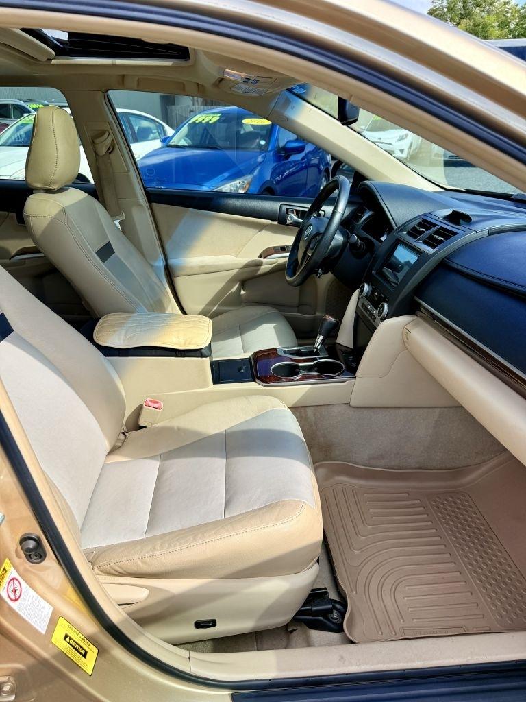 Toyota Camry SE 2012