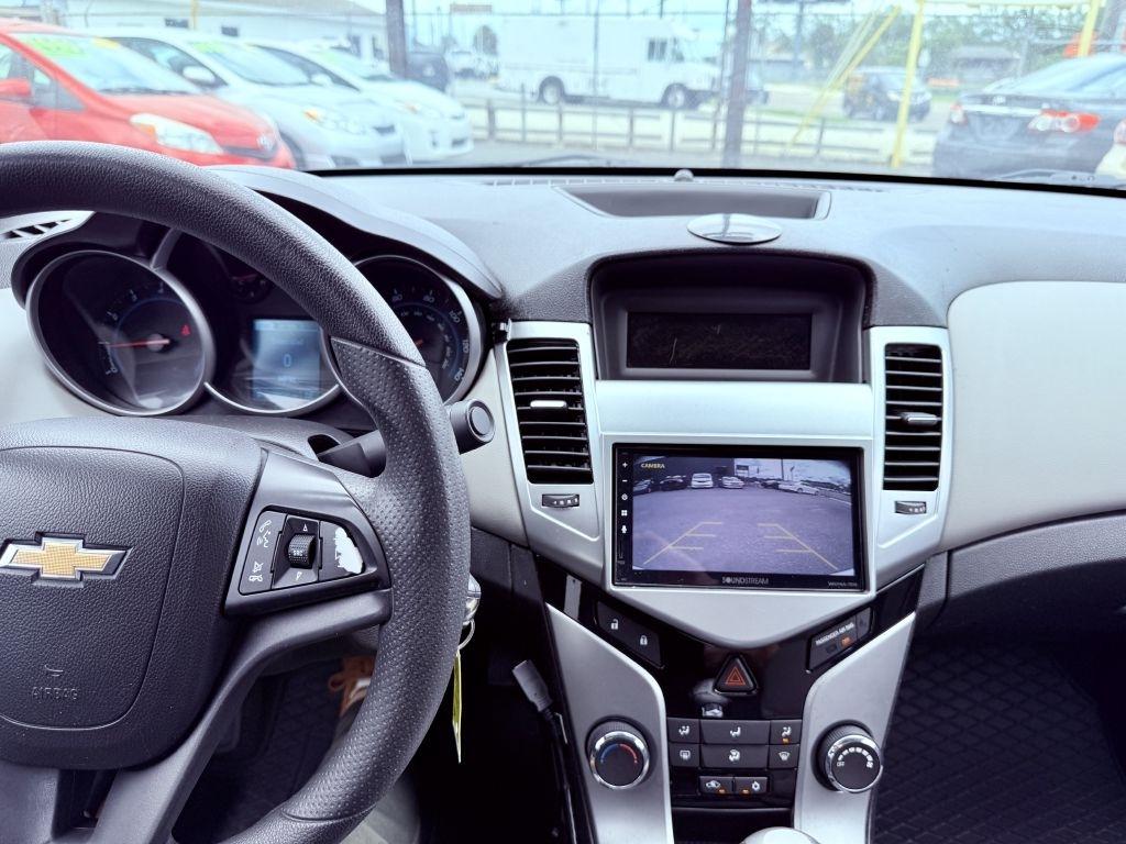 Chevrolet Cruze LS Auto 2014
