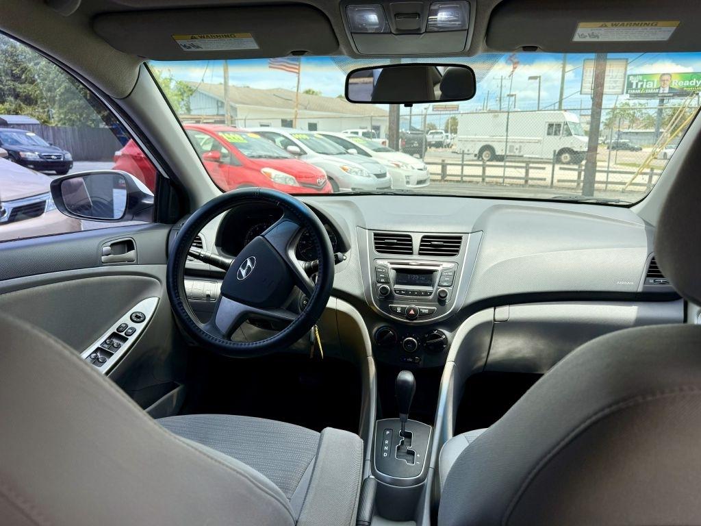 Hyundai Accent SE 4-Door 6A 2016