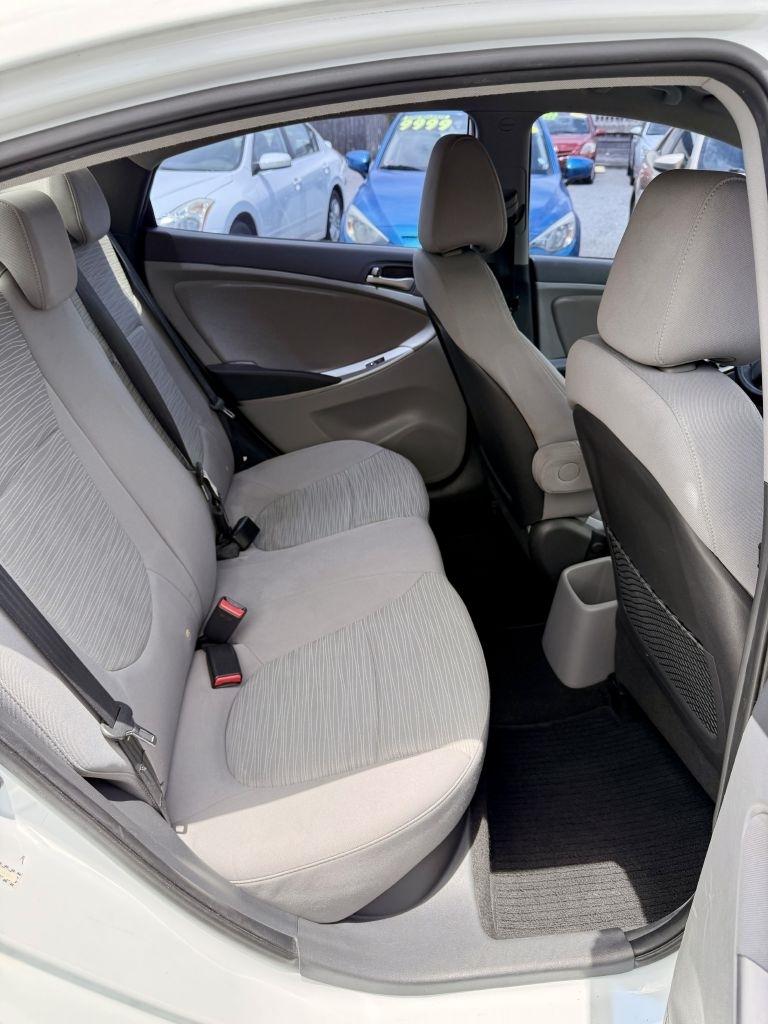 Hyundai Accent SE 4-Door 6A 2016