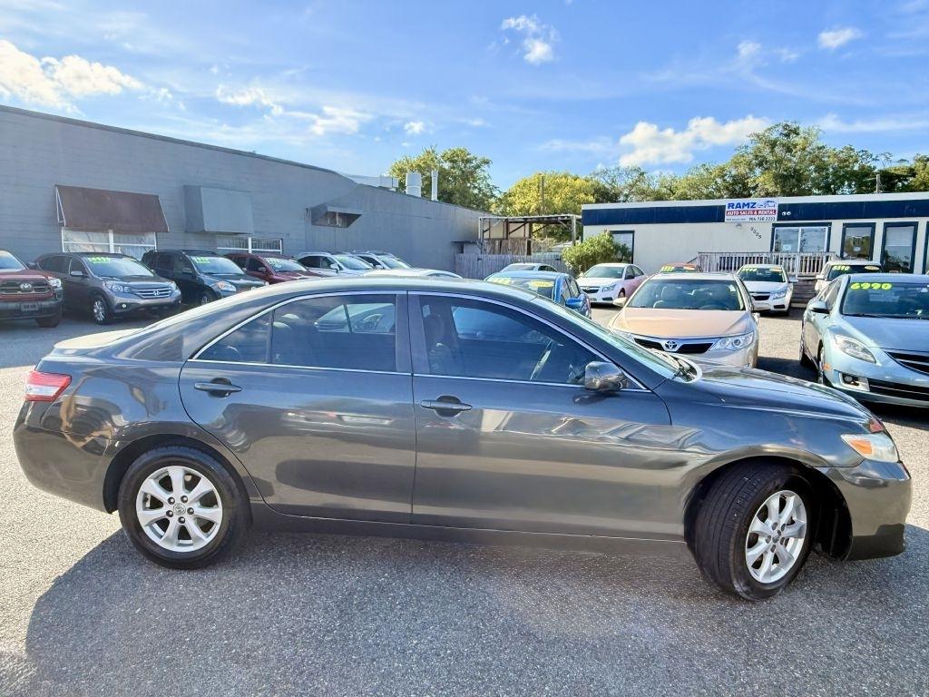 Toyota Camry Base 6-Spd AT 2011