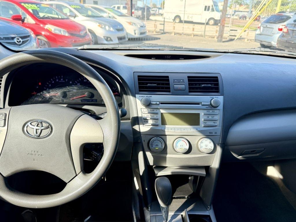 Toyota Camry Base 6-Spd AT 2011