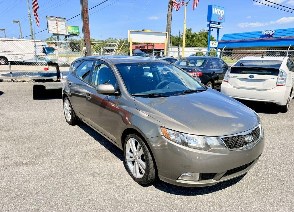 Kia Forte 5-Door SX 2011