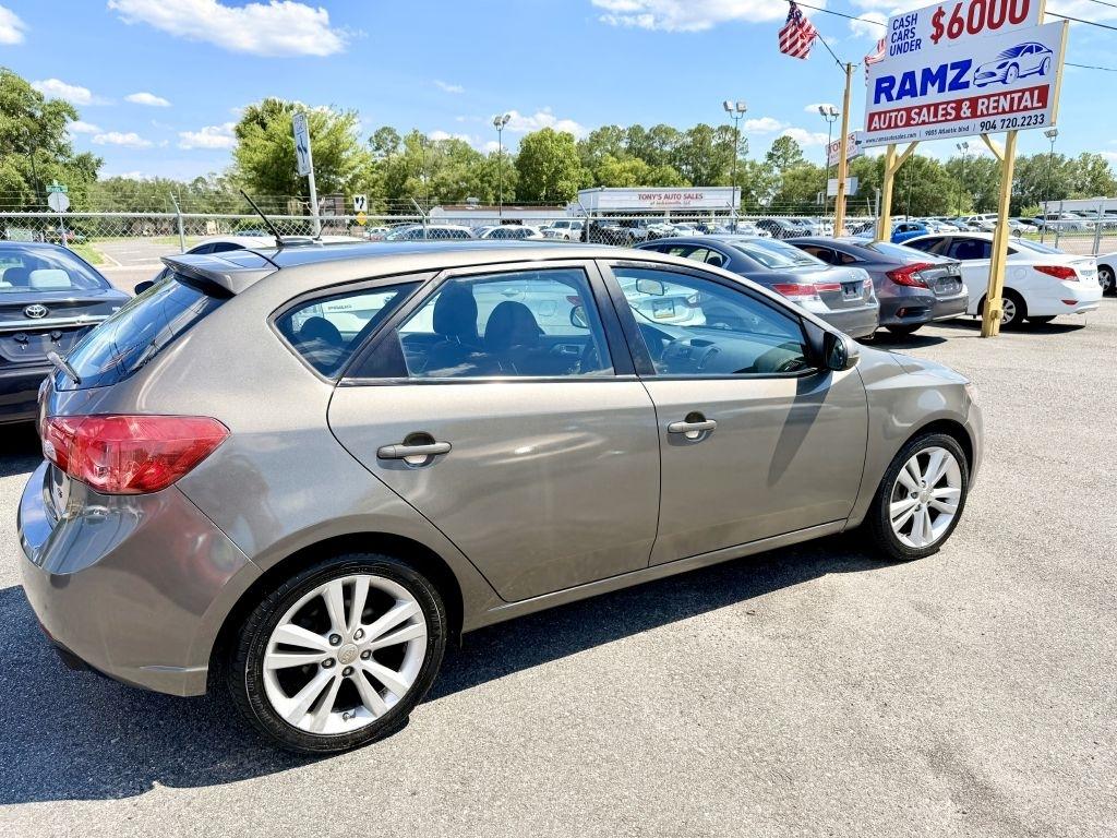 Kia Forte 5-Door SX 2011