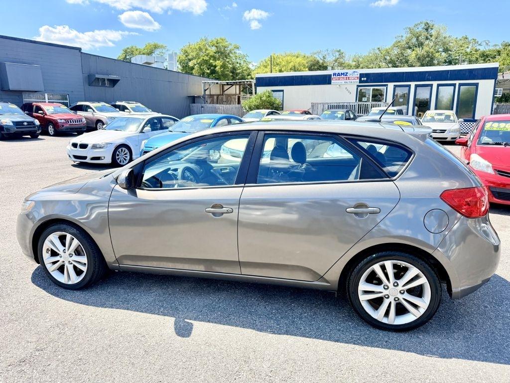 Kia Forte 5-Door SX 2011
