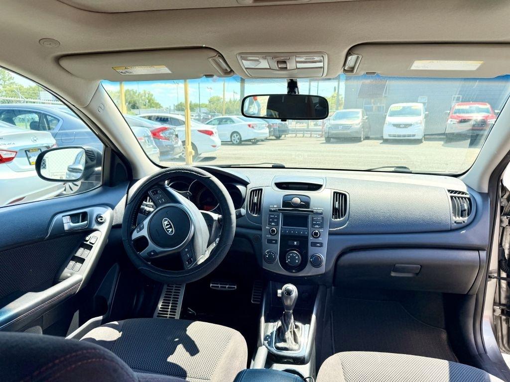 Kia Forte 5-Door SX 2011