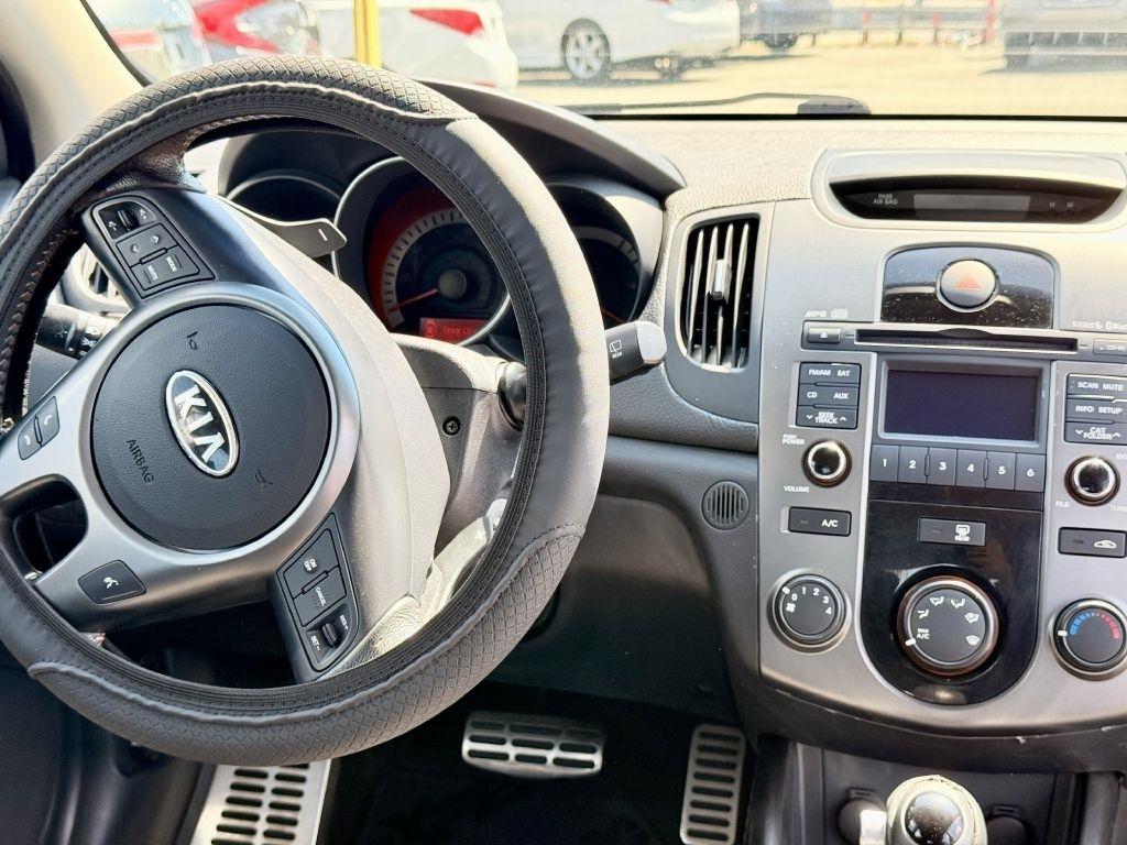 Kia Forte 5-Door SX 2011