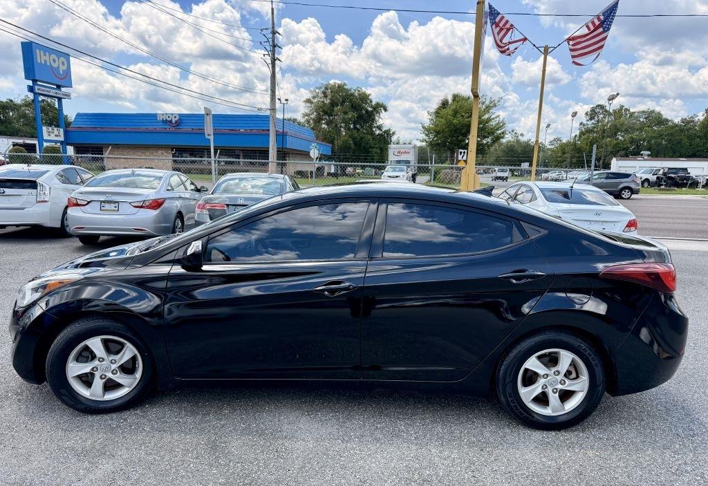 Hyundai Elantra SE 6AT 2015