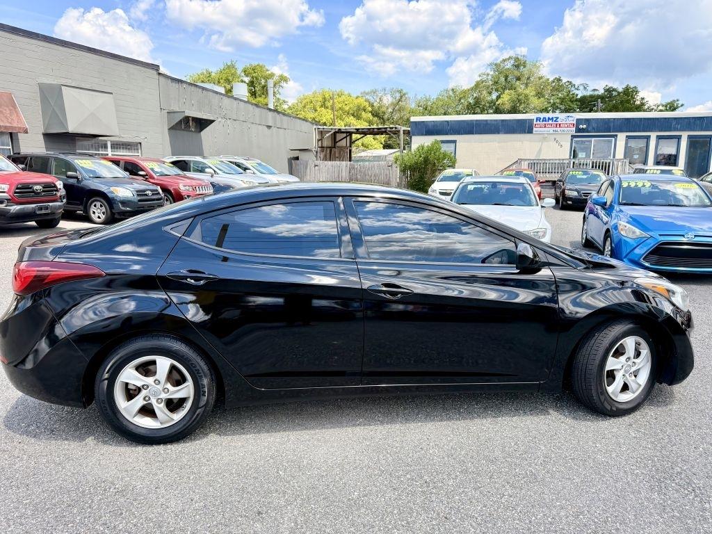 Hyundai Elantra SE 6AT 2015