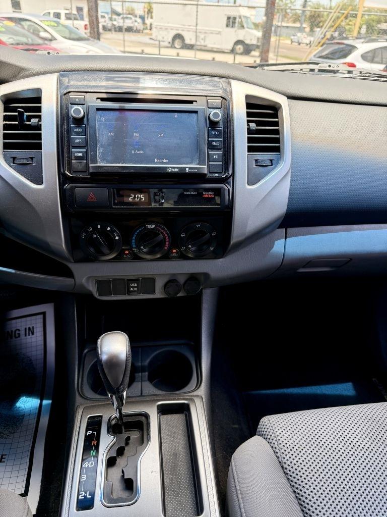 Toyota Tacoma PreRunner Double Cab V6 5AT 2WD 2014