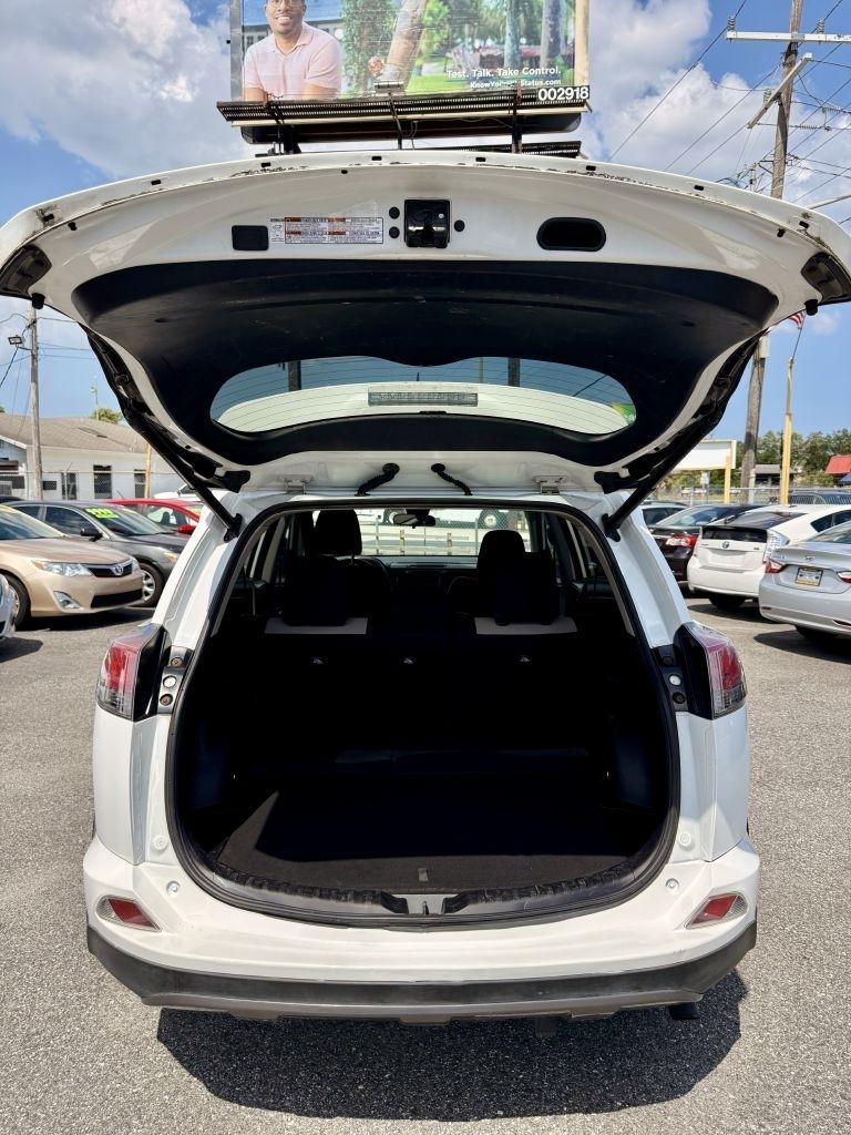 Toyota RAV4 XLE AWD 2018