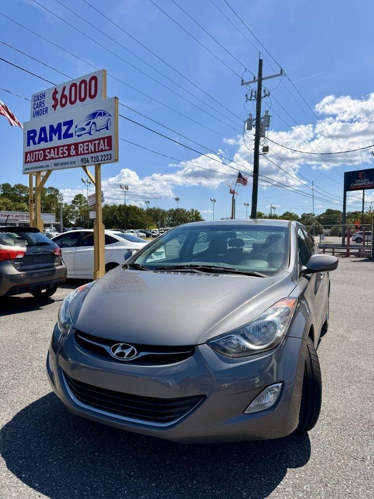 Hyundai Elantra GLS M/T 2013