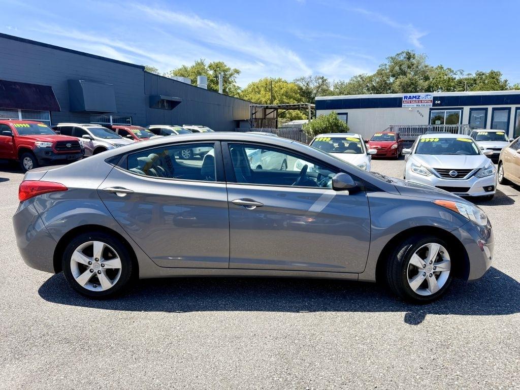 Hyundai Elantra GLS M/T 2013