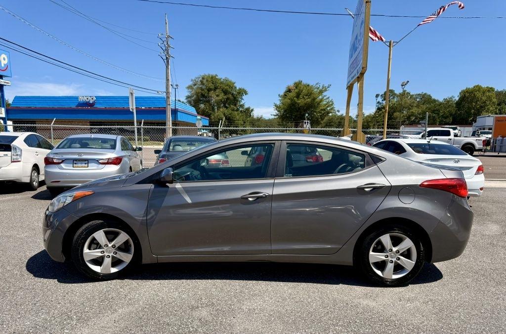 Hyundai Elantra GLS M/T 2013