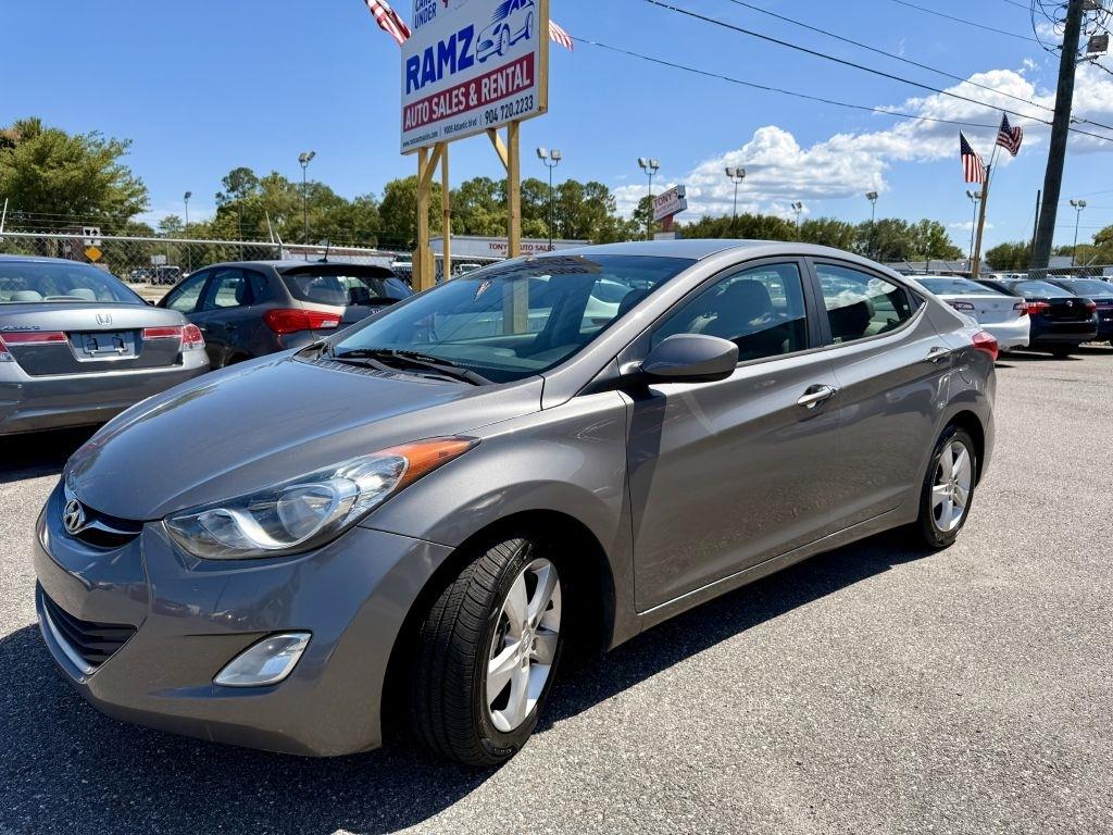 Hyundai Elantra GLS M/T 2013