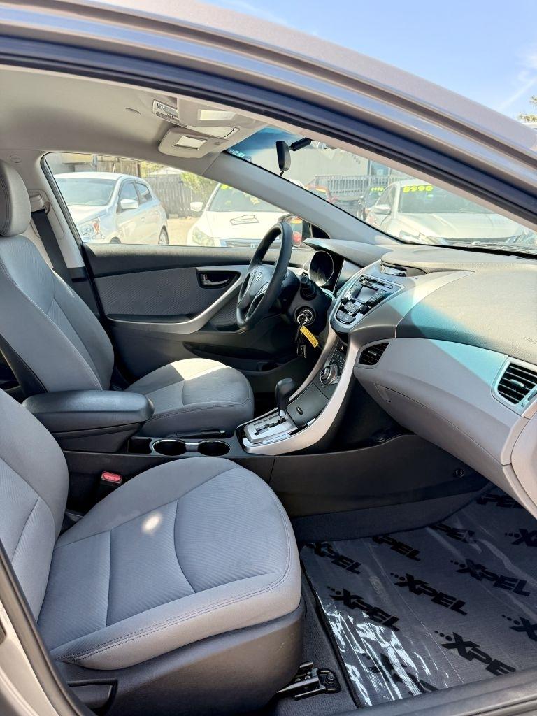 Hyundai Elantra GLS M/T 2013