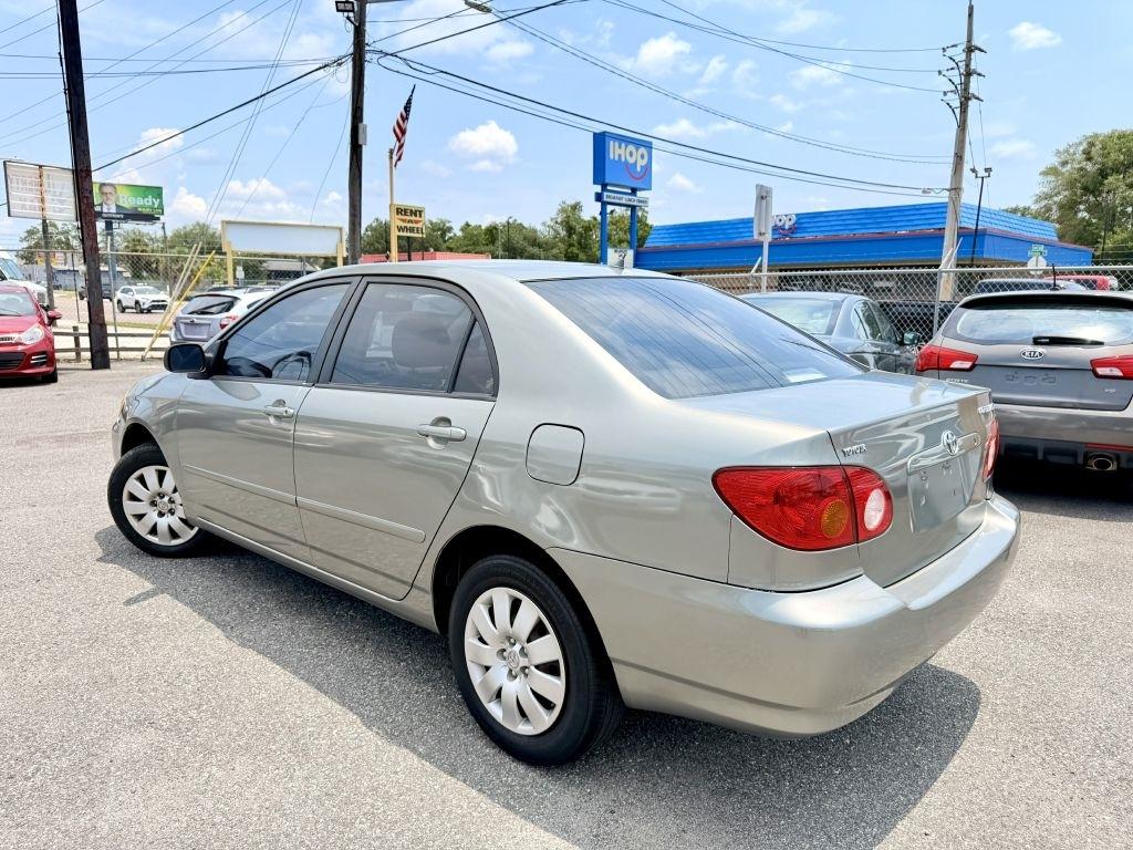 Toyota Corolla CE 2004