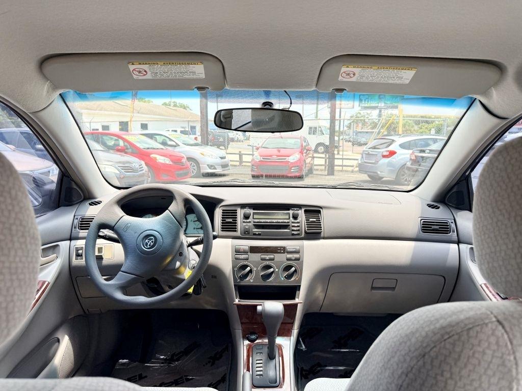Toyota Corolla CE 2004