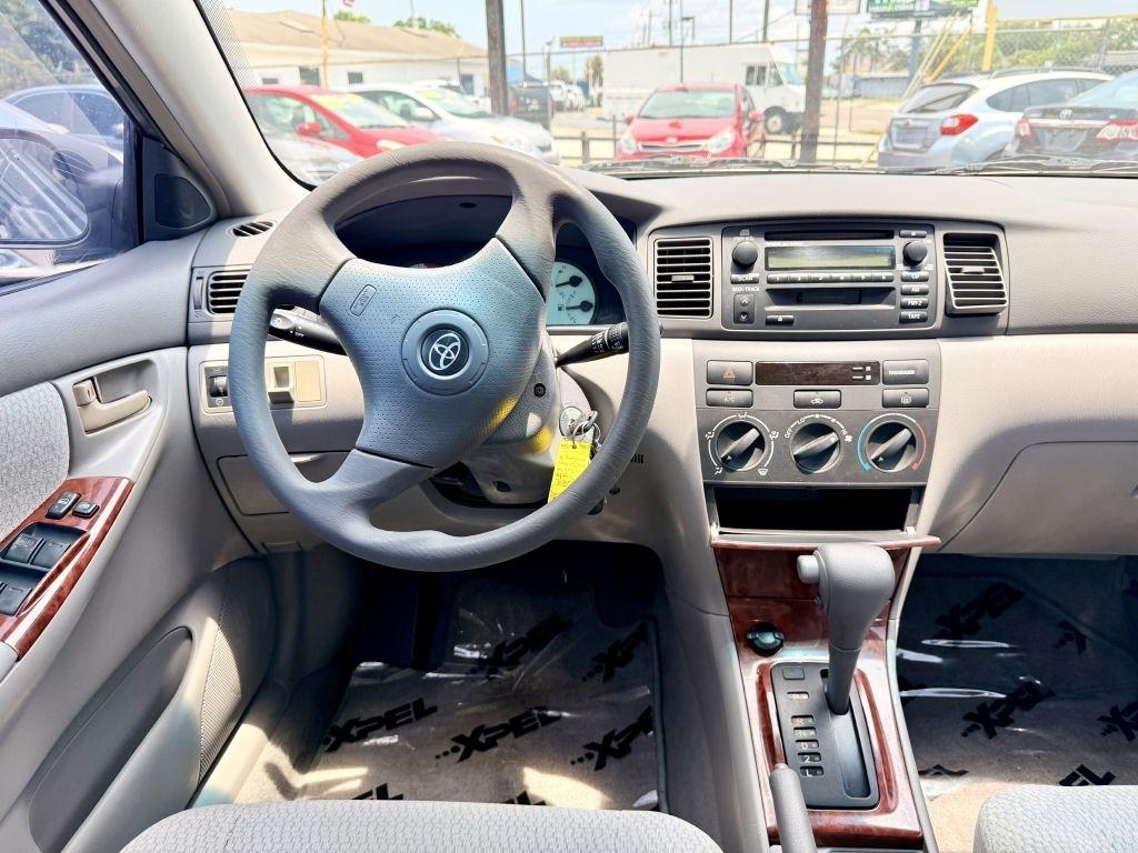 Toyota Corolla CE 2004