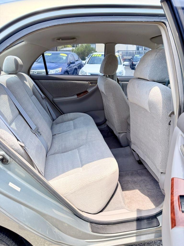 Toyota Corolla CE 2004
