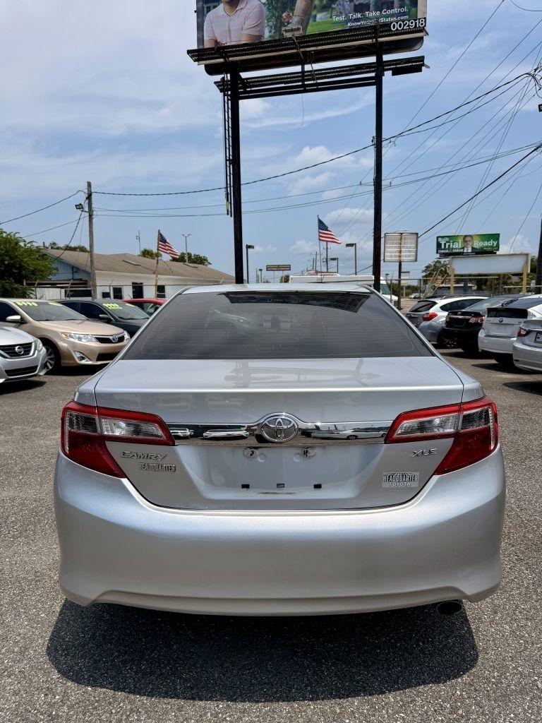 Toyota Camry SE 2012