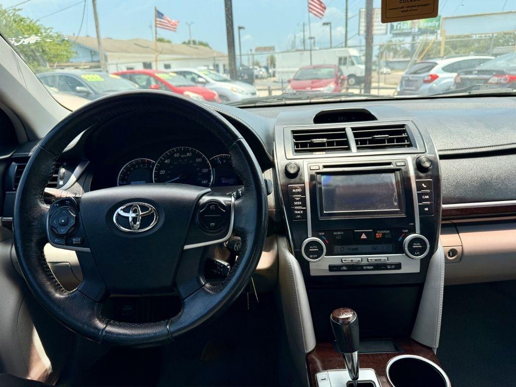Toyota Camry SE 2012