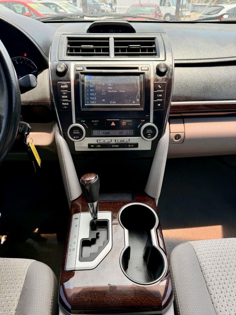 Toyota Camry SE 2012