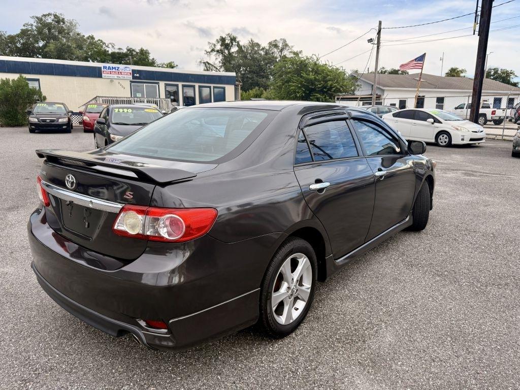 Toyota Corolla S 5-Speed MT 2012