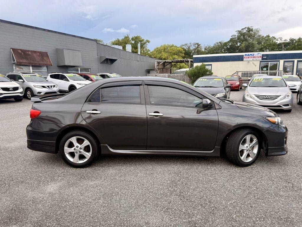 Toyota Corolla S 5-Speed MT 2012