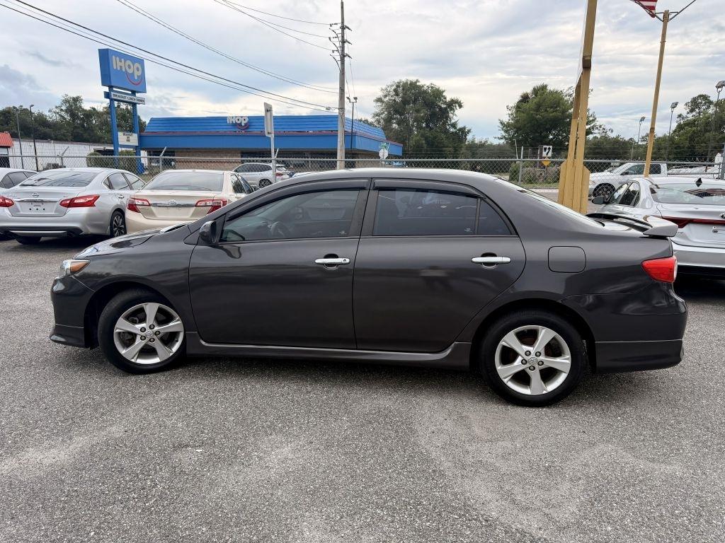 Toyota Corolla S 5-Speed MT 2012