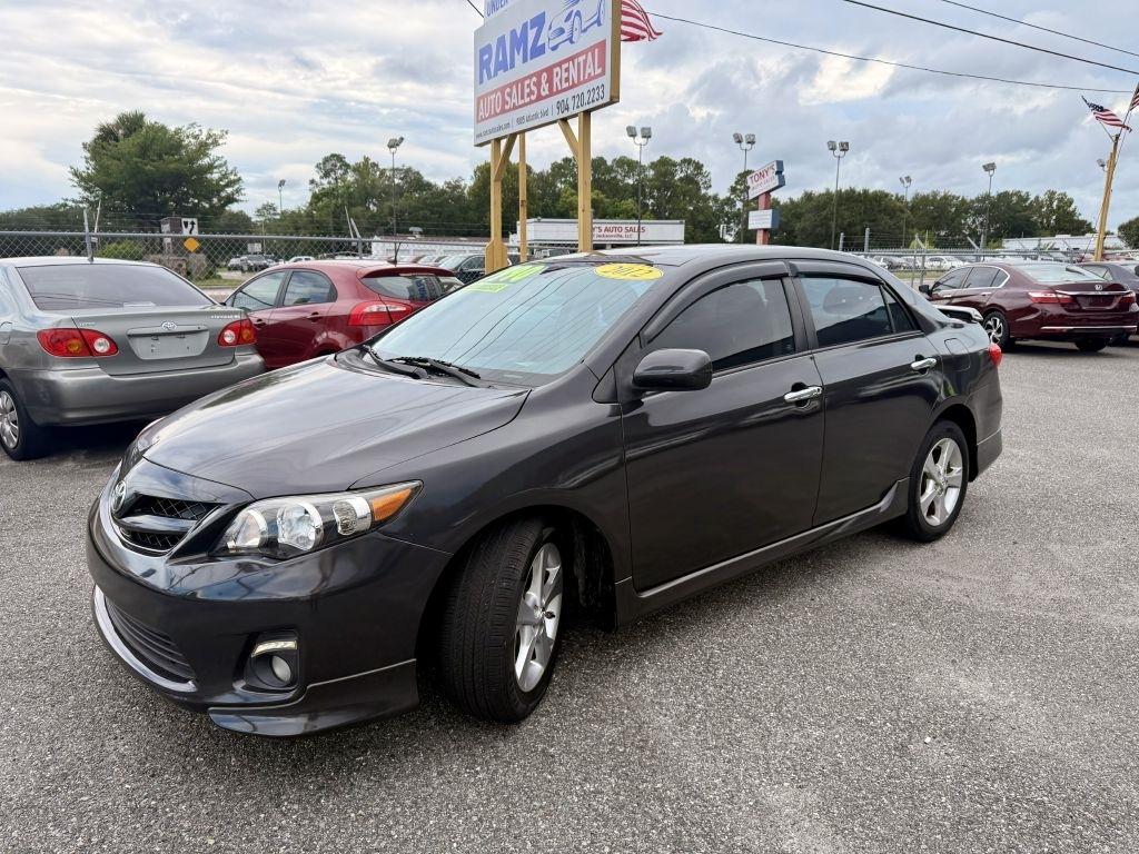 Toyota Corolla S 5-Speed MT 2012