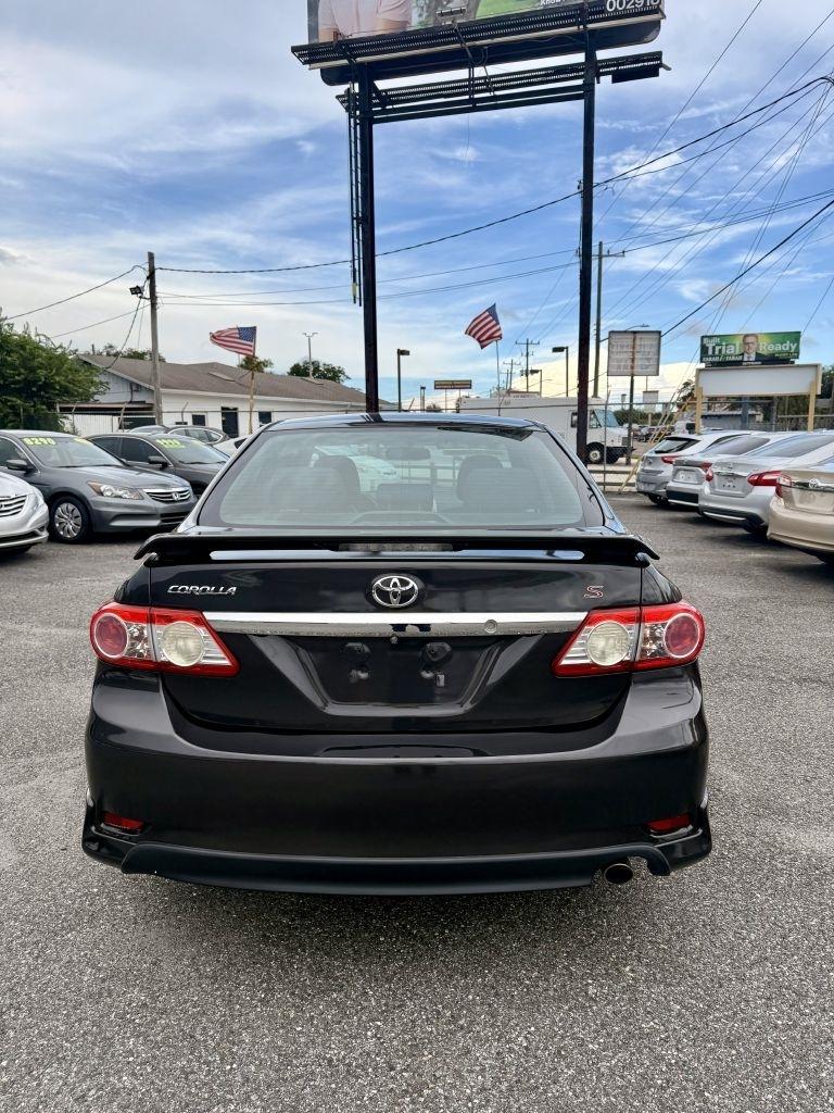 Toyota Corolla S 5-Speed MT 2012