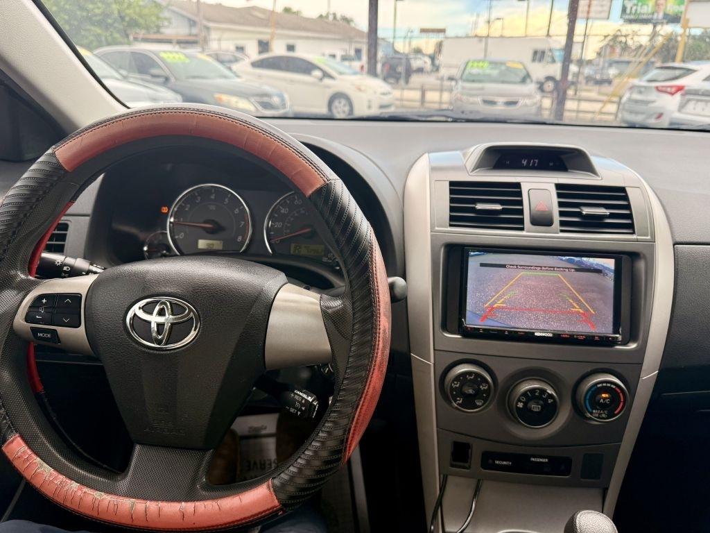 Toyota Corolla S 5-Speed MT 2012