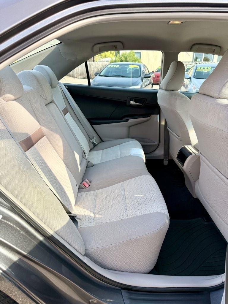 Toyota Camry SE 2012