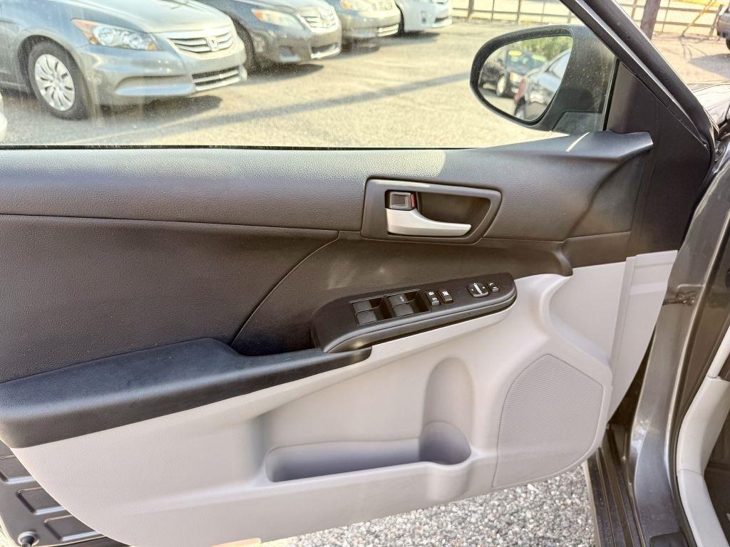 Toyota Camry SE 2012
