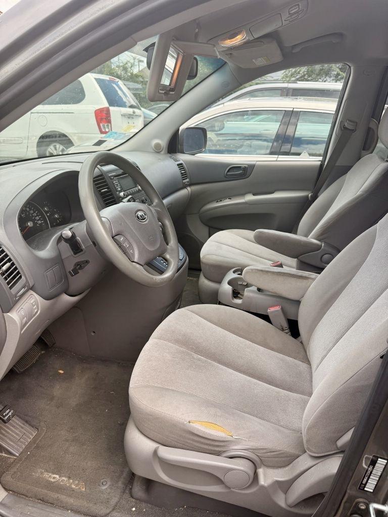 Kia Sedona LX LWB 2012