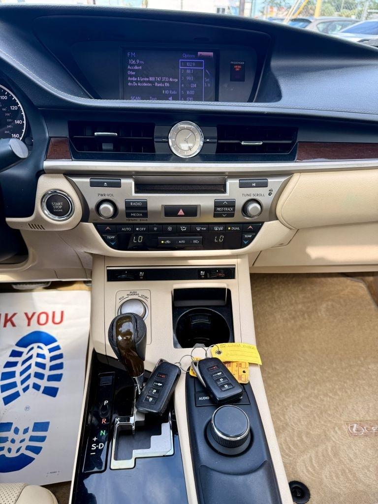 Lexus ES 350 Sedan 2014
