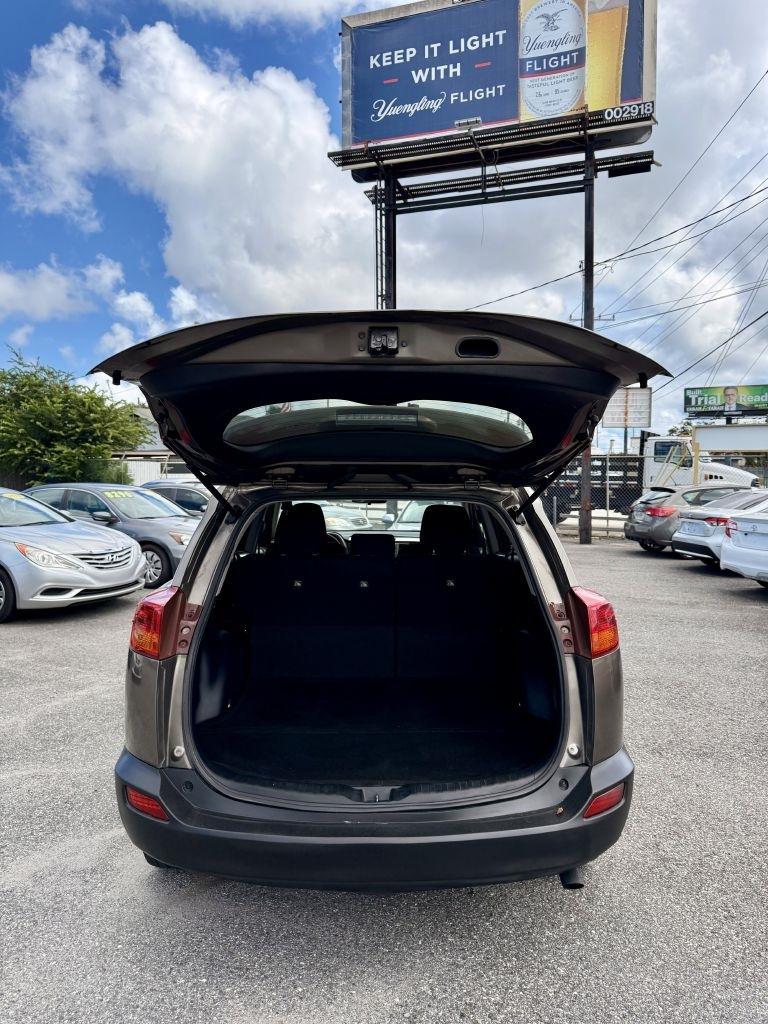 Toyota RAV4 LE FWD 2015