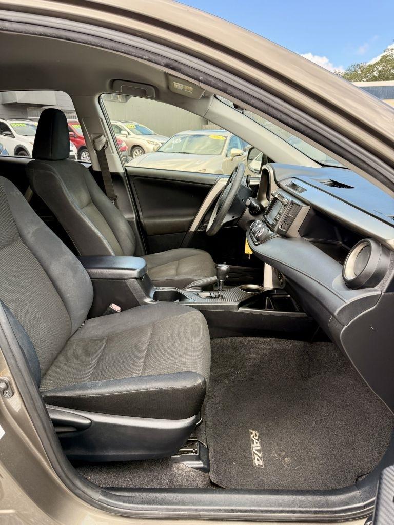Toyota RAV4 LE FWD 2015