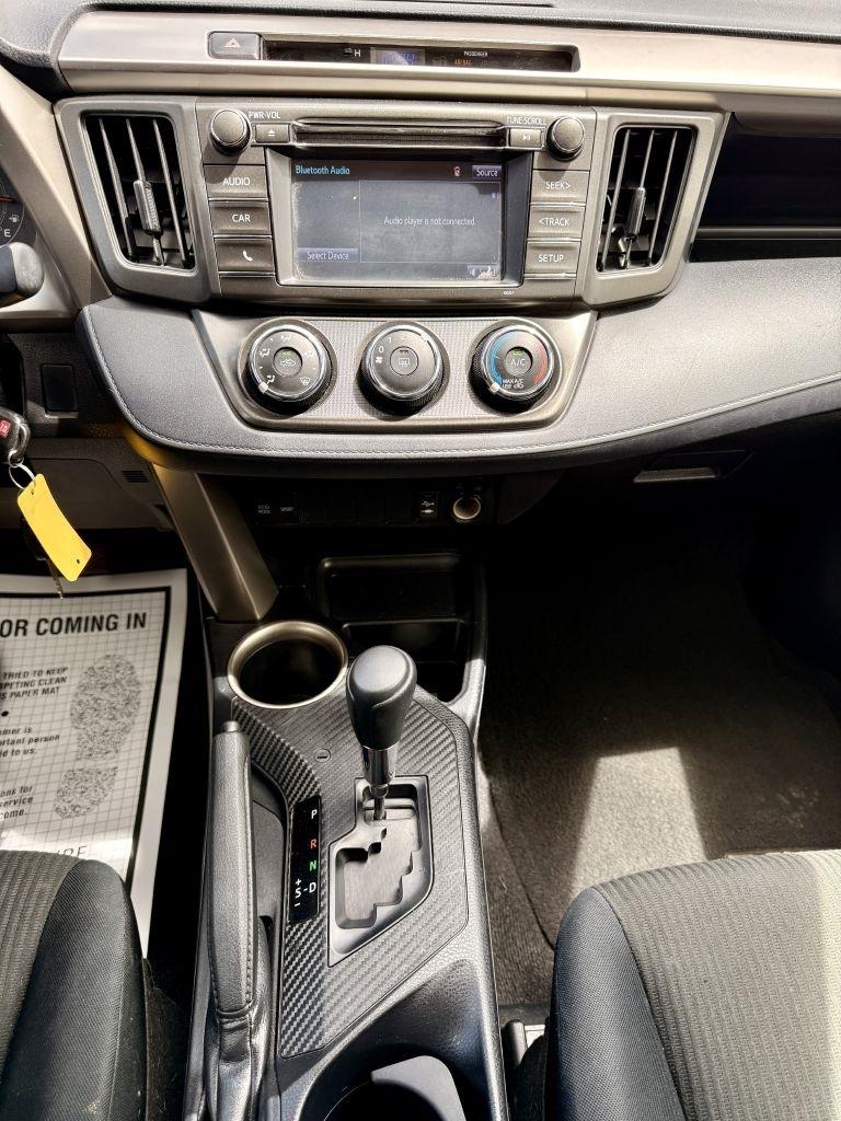 Toyota RAV4 LE FWD 2015