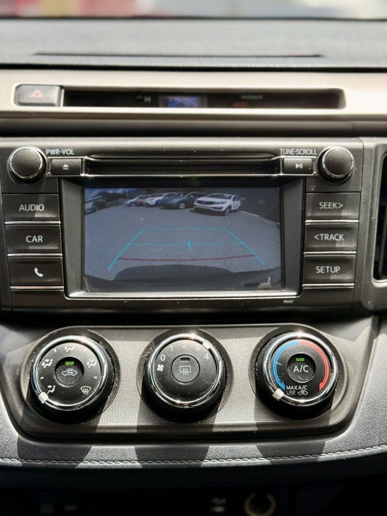Toyota RAV4 LE FWD 2015