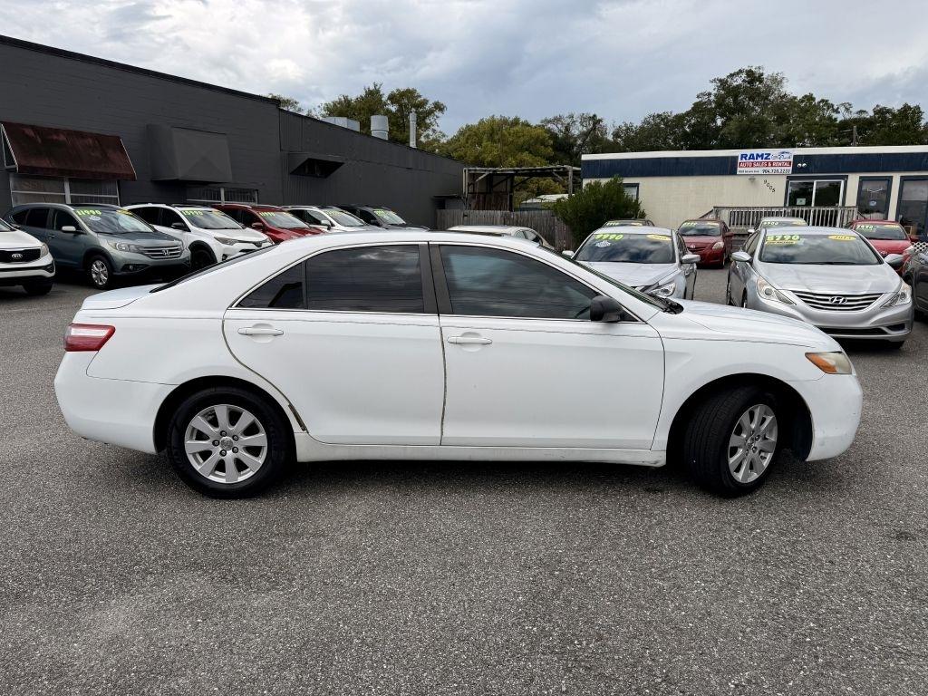 Toyota Camry SE V6 6-Spd AT 2009