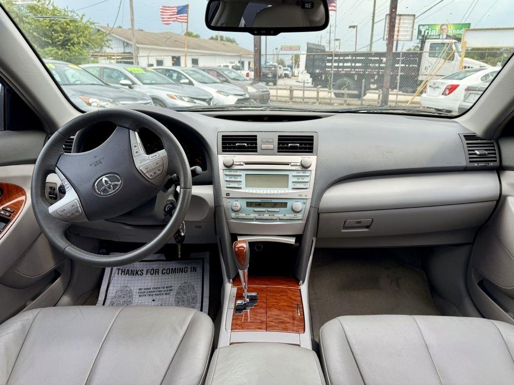 Toyota Camry SE V6 6-Spd AT 2009